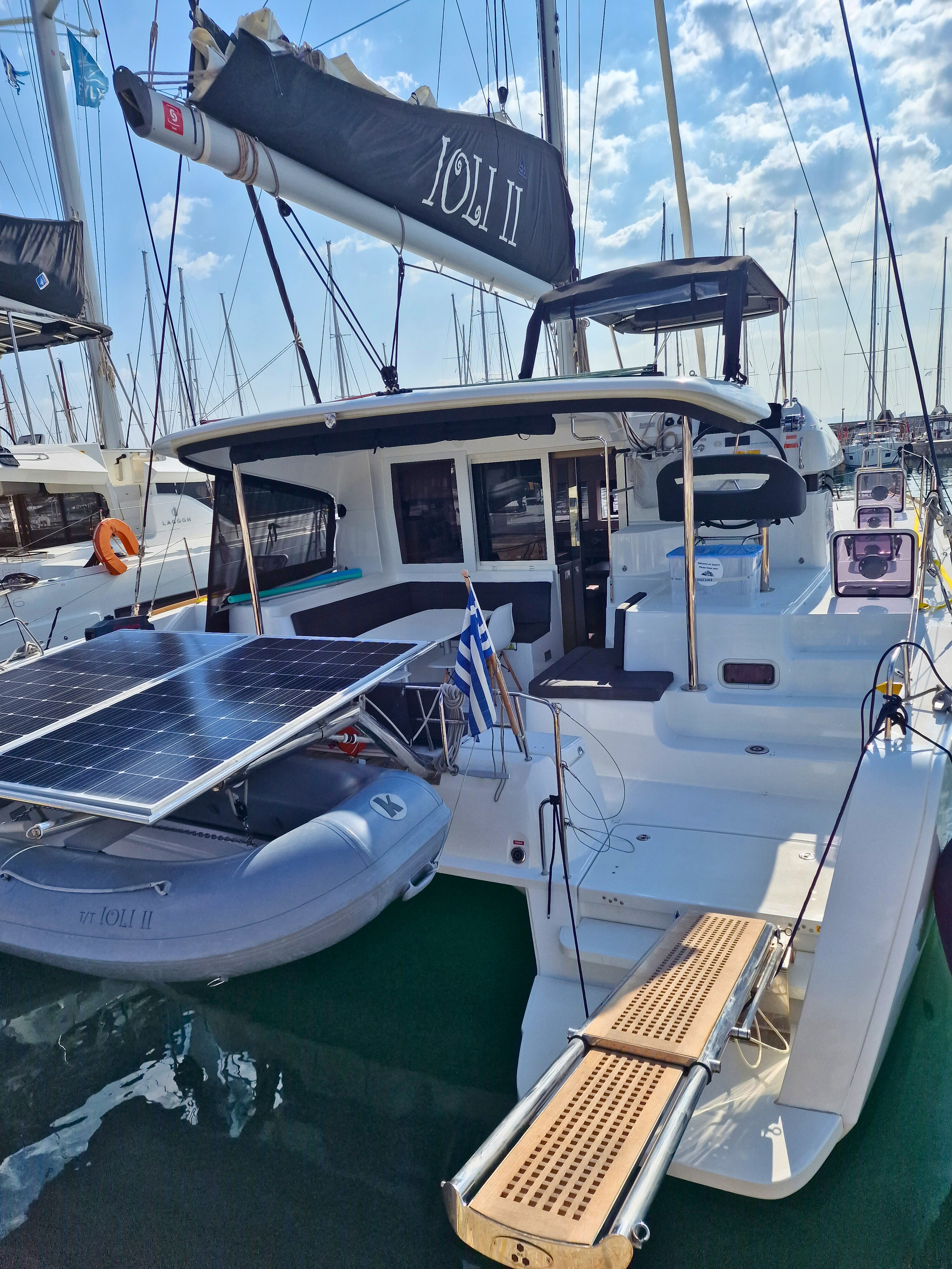Lagoon 40  Top image