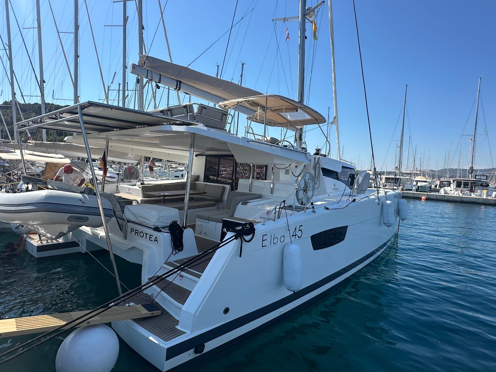 Elba 45 (3cab/3wc) „Protea“ als Charteryacht