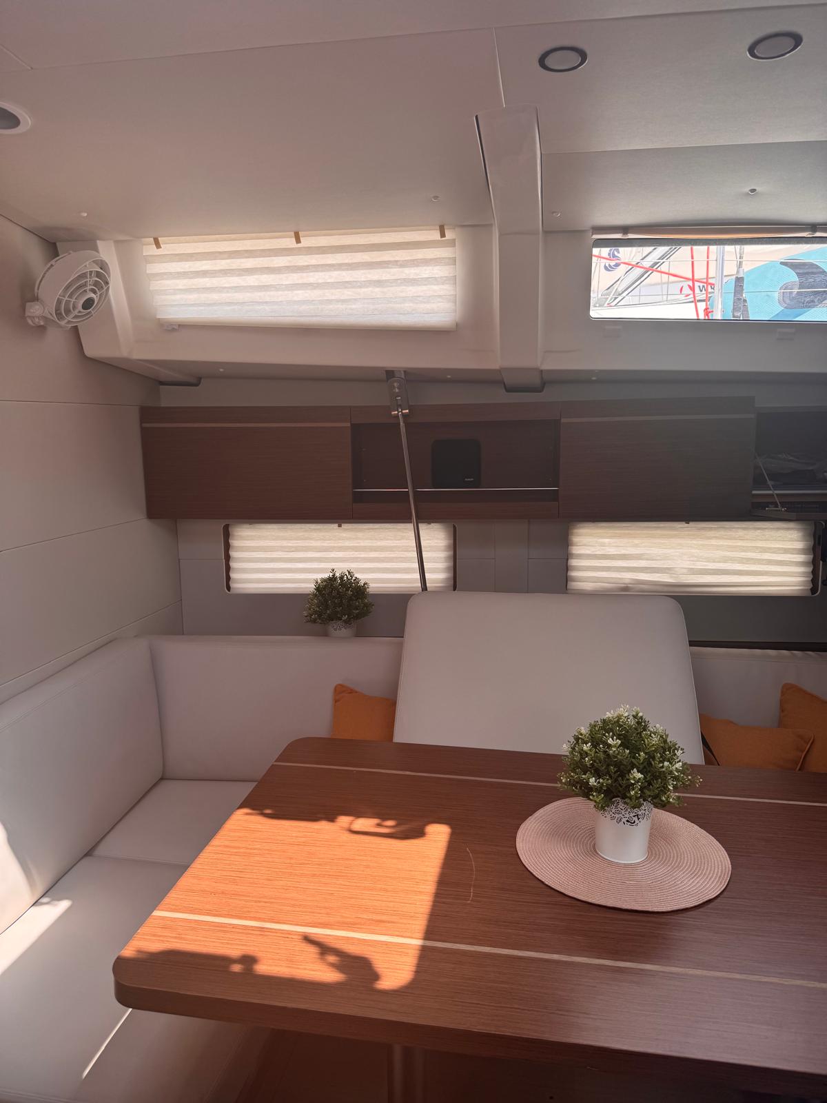 Oceanis 46.1 Tria, Foto 5