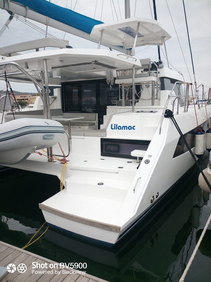 Leopard 42 „Lilamac“ als Charteryacht
