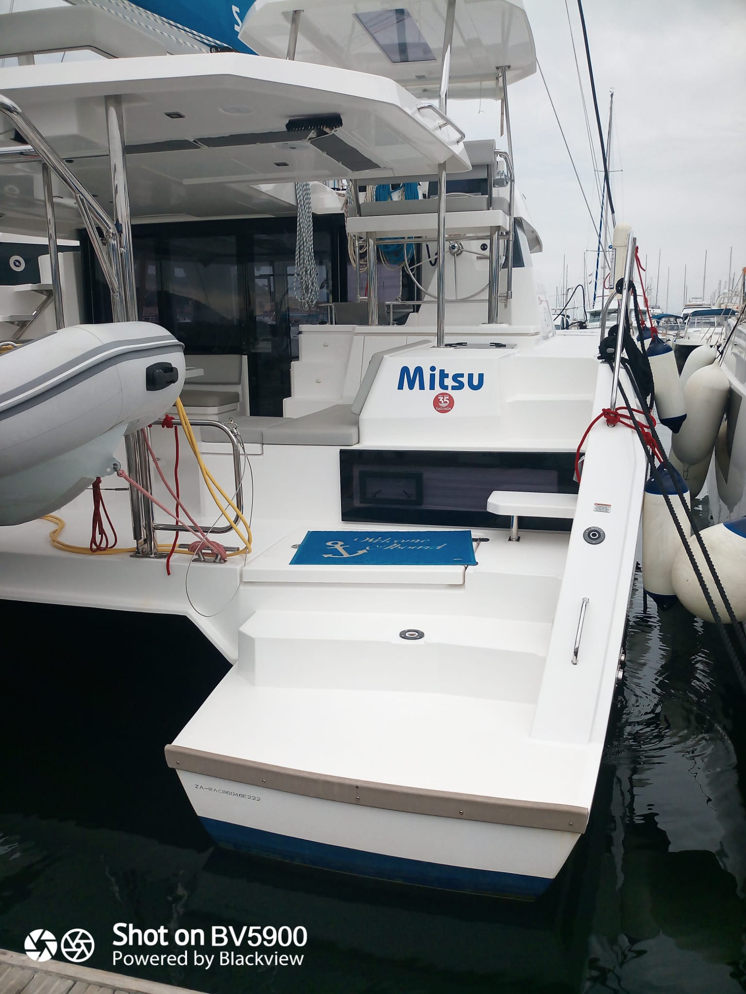 Leopard 42 „Mitsu“ als Charteryacht
