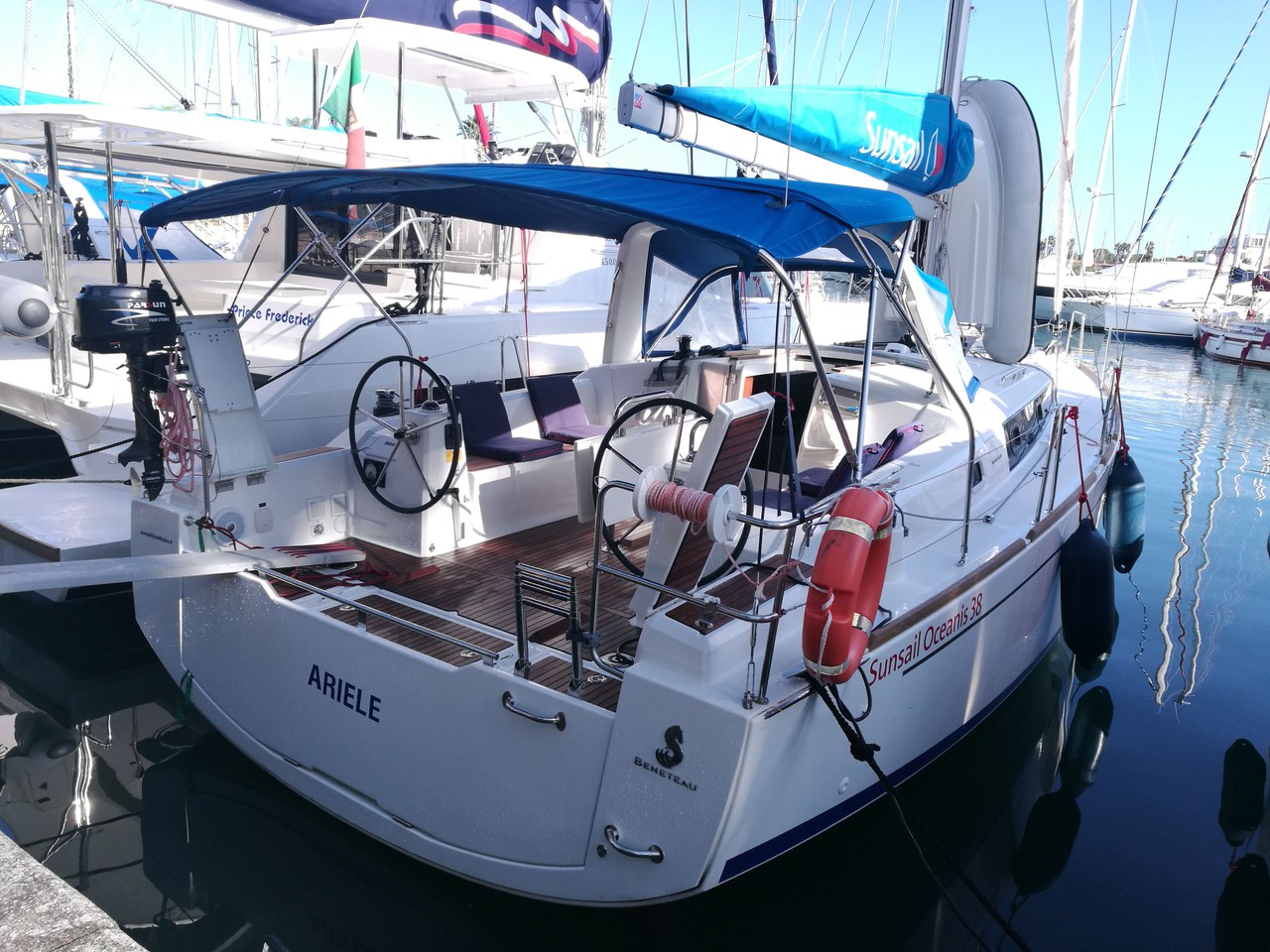 Oceanis 38.1 (3cab2wc) „Ariele“ als Charteryacht