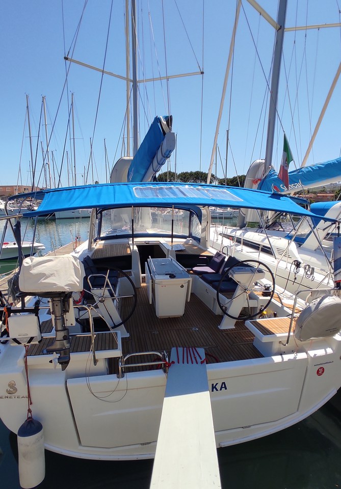 Oceanis 46.1 (5cab/3wc) „Namaka“ als Charteryacht