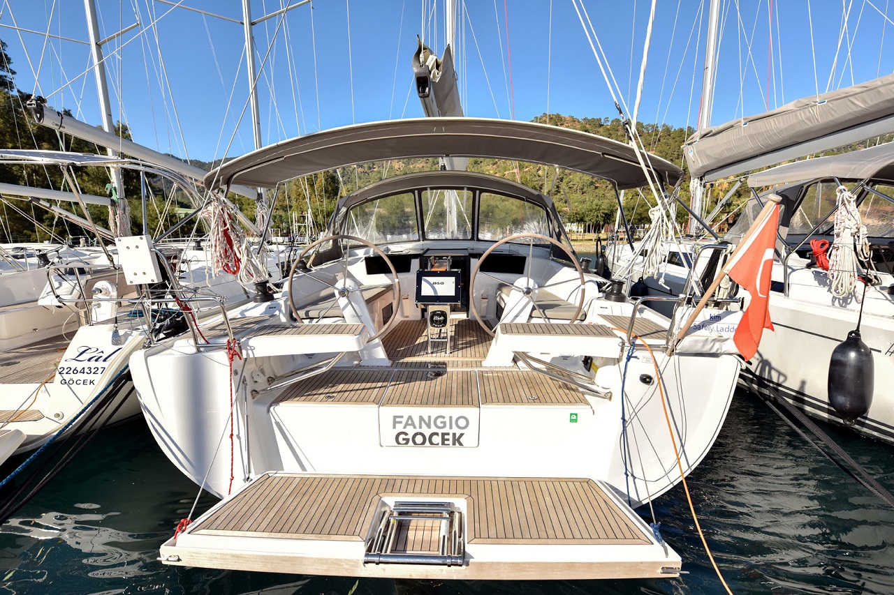 Hanse 418 Top image