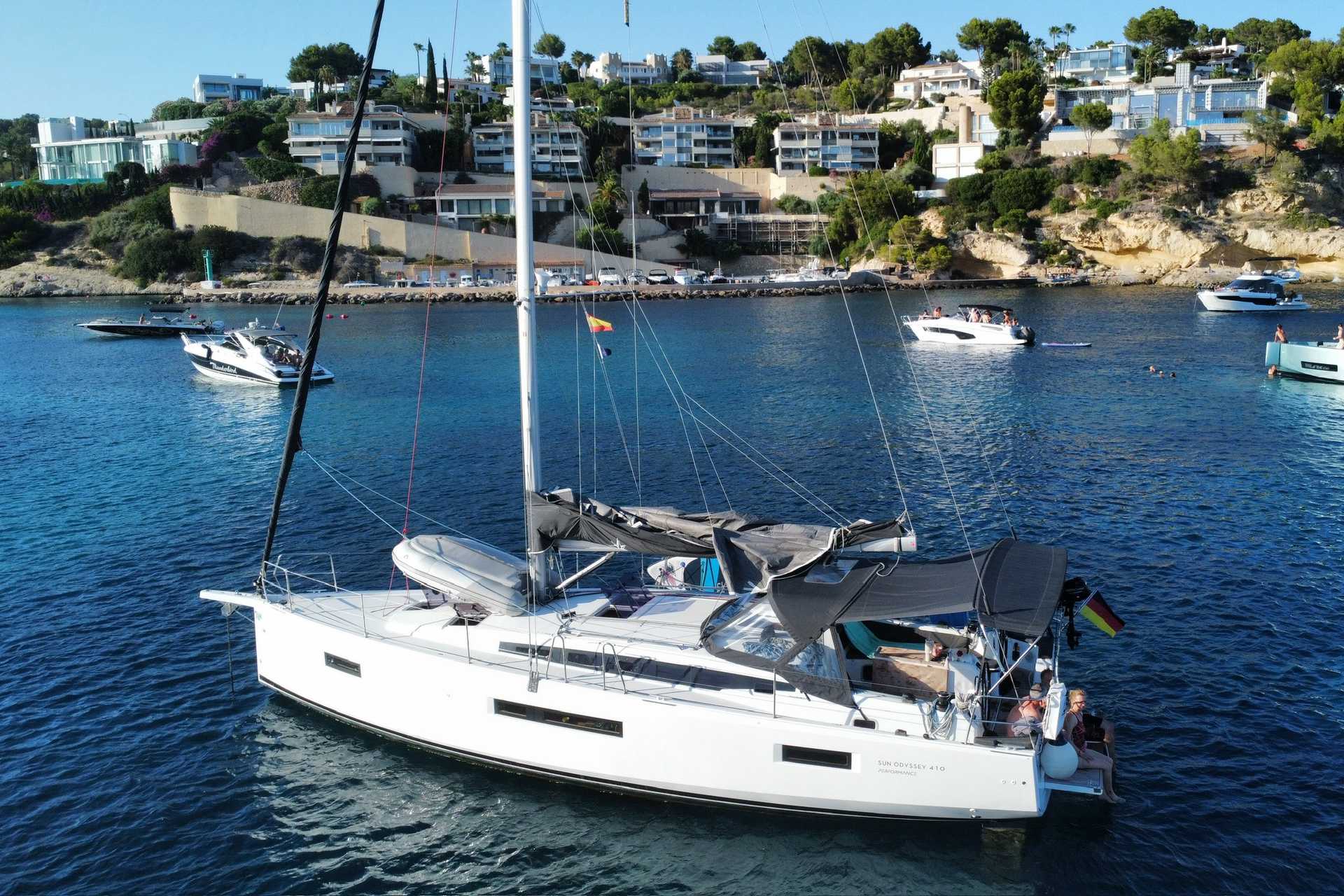 Sun Odyssey 410 (3cab) „Naoussa“ als Charteryacht