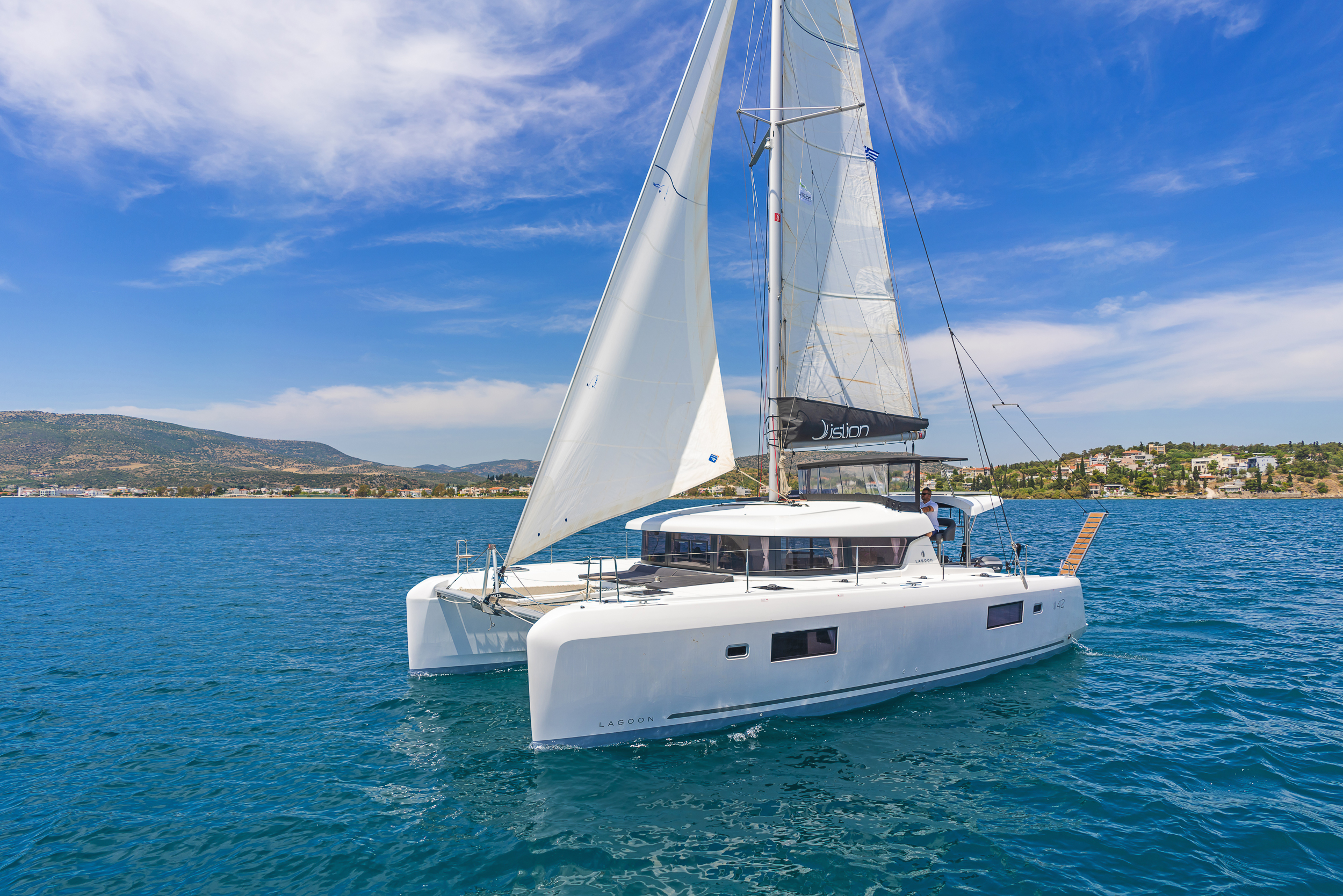 Lagoon 42 (4+2cab/4wc) „Aurora“ als Charteryacht