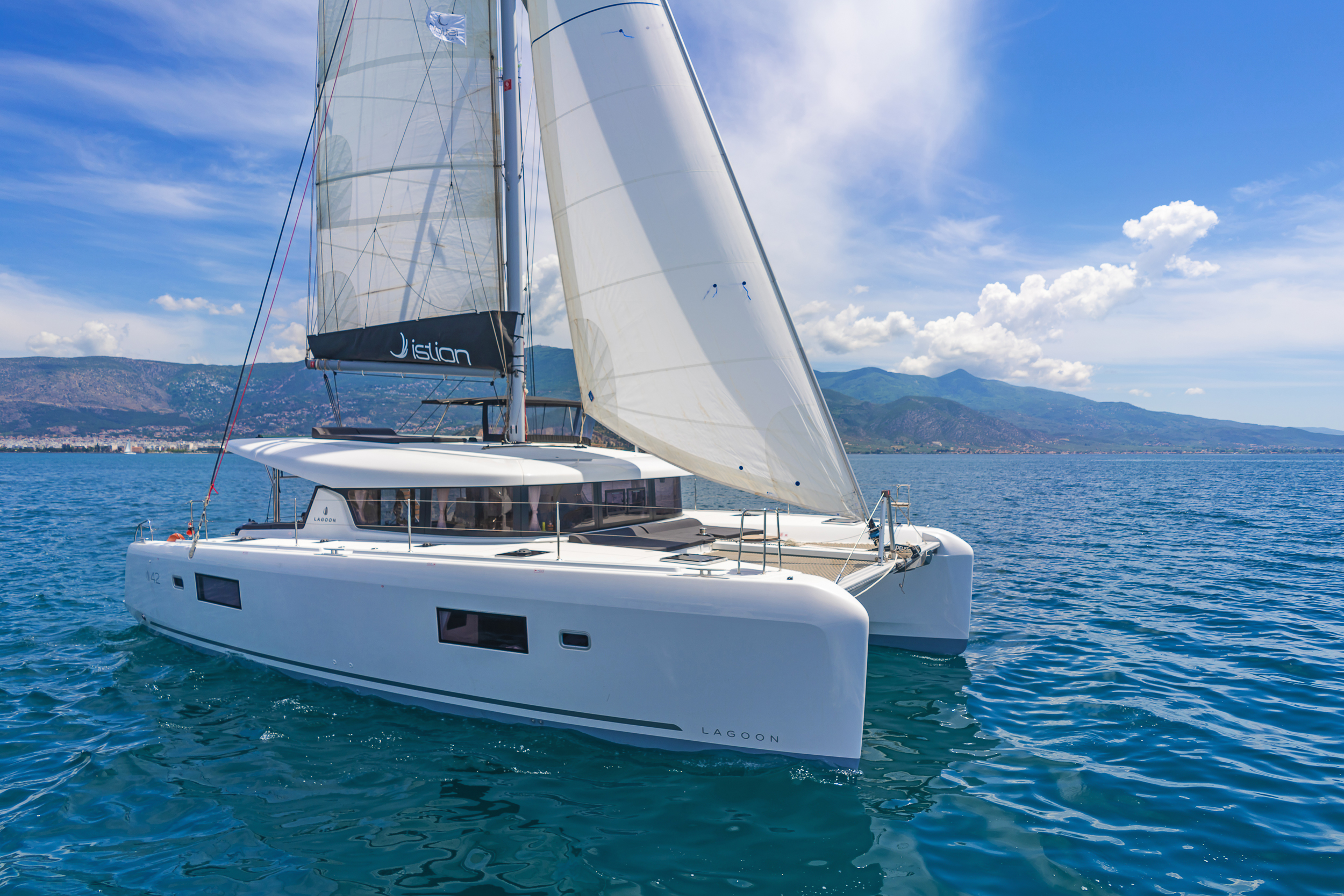 Lagoon 42 (4+2cab/4wc) „Karteria“ als Charteryacht