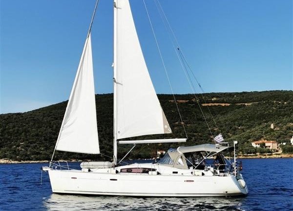 Oceanis 43 (4cab/2wc) „Konstantinos“ als Charteryacht