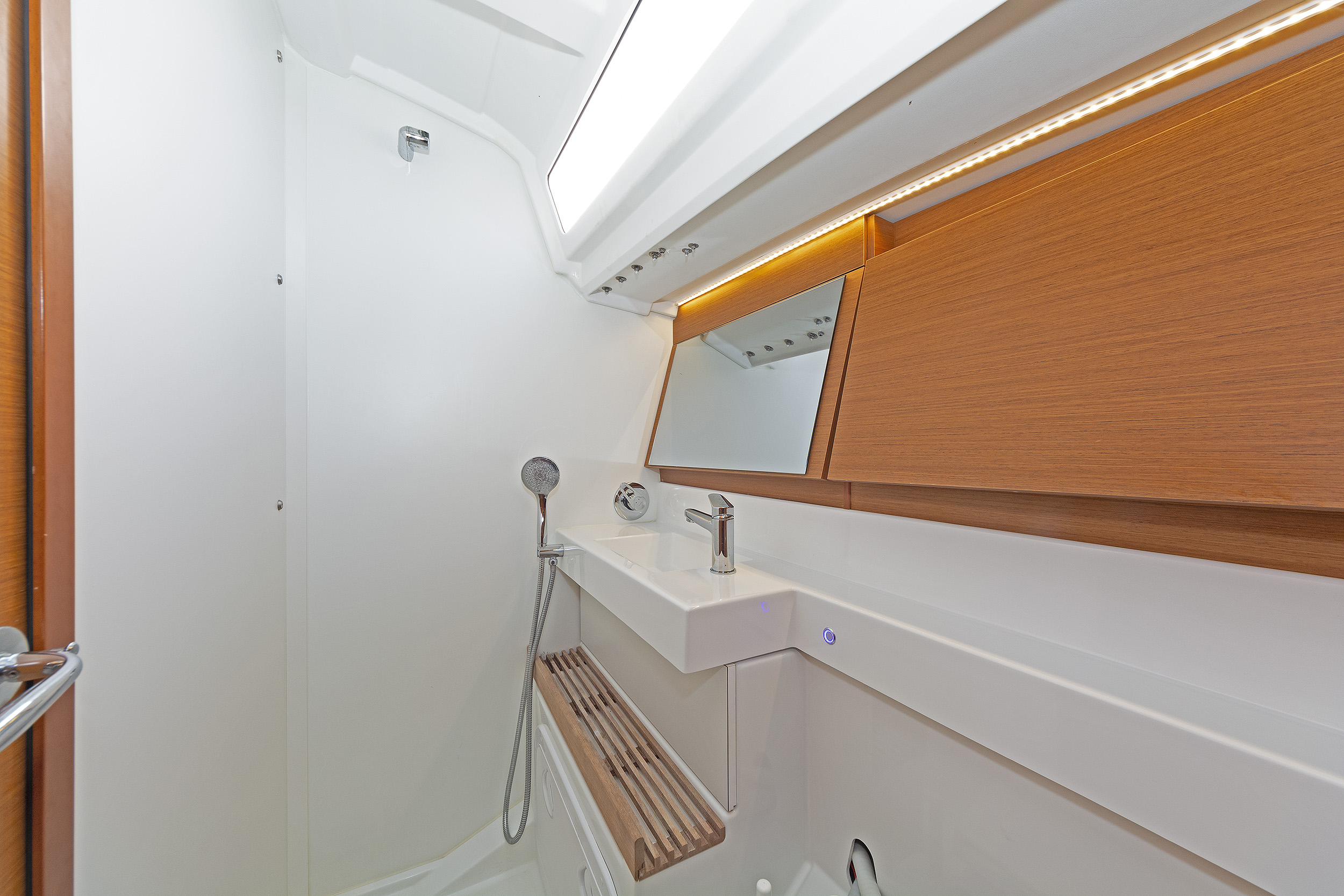 Sun Odyssey 440 JOLLY ROGER, Foto 3