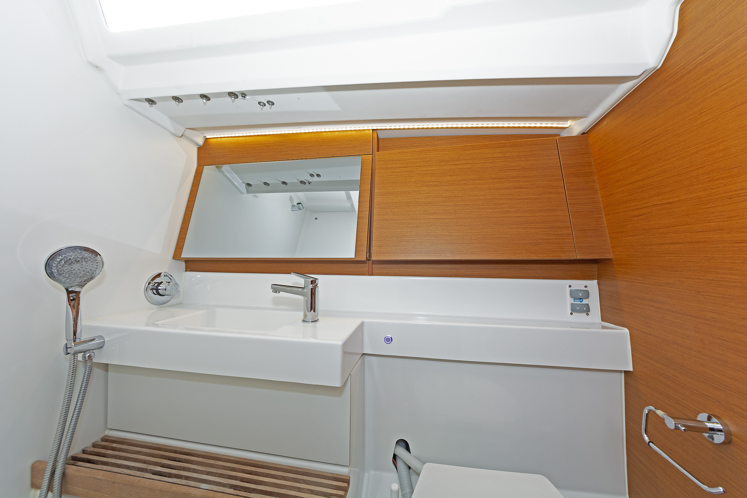 Sun Odyssey 440 JOLLY ROGER, Foto 4