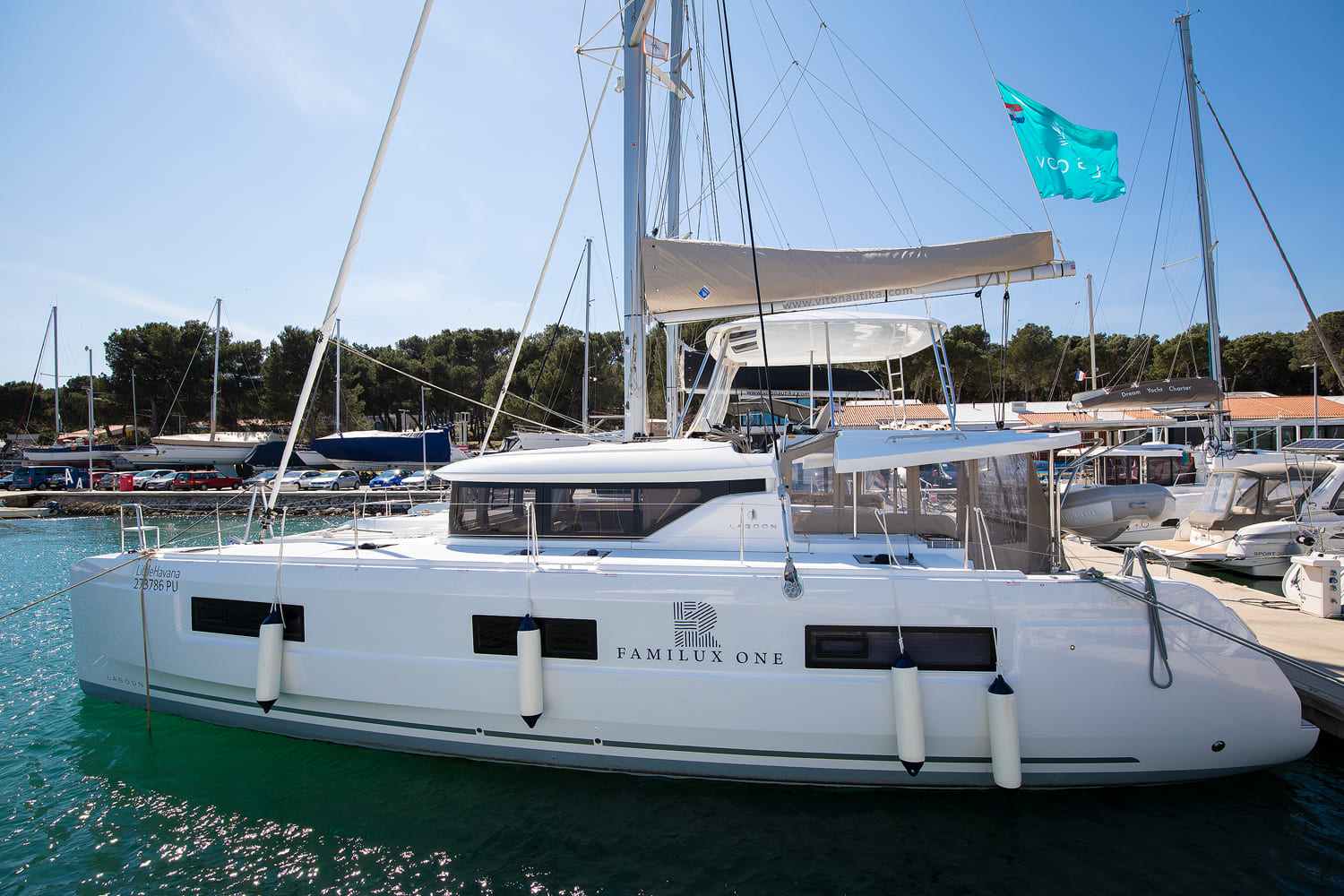 Lagoon 46 (4+2cab) „Little Havana“ als Charteryacht