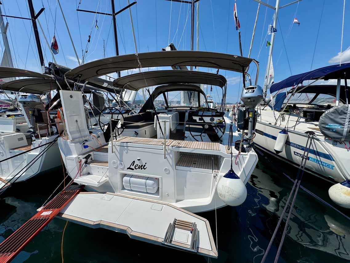 Dufour 41 Performance „Leni“ als Charteryacht