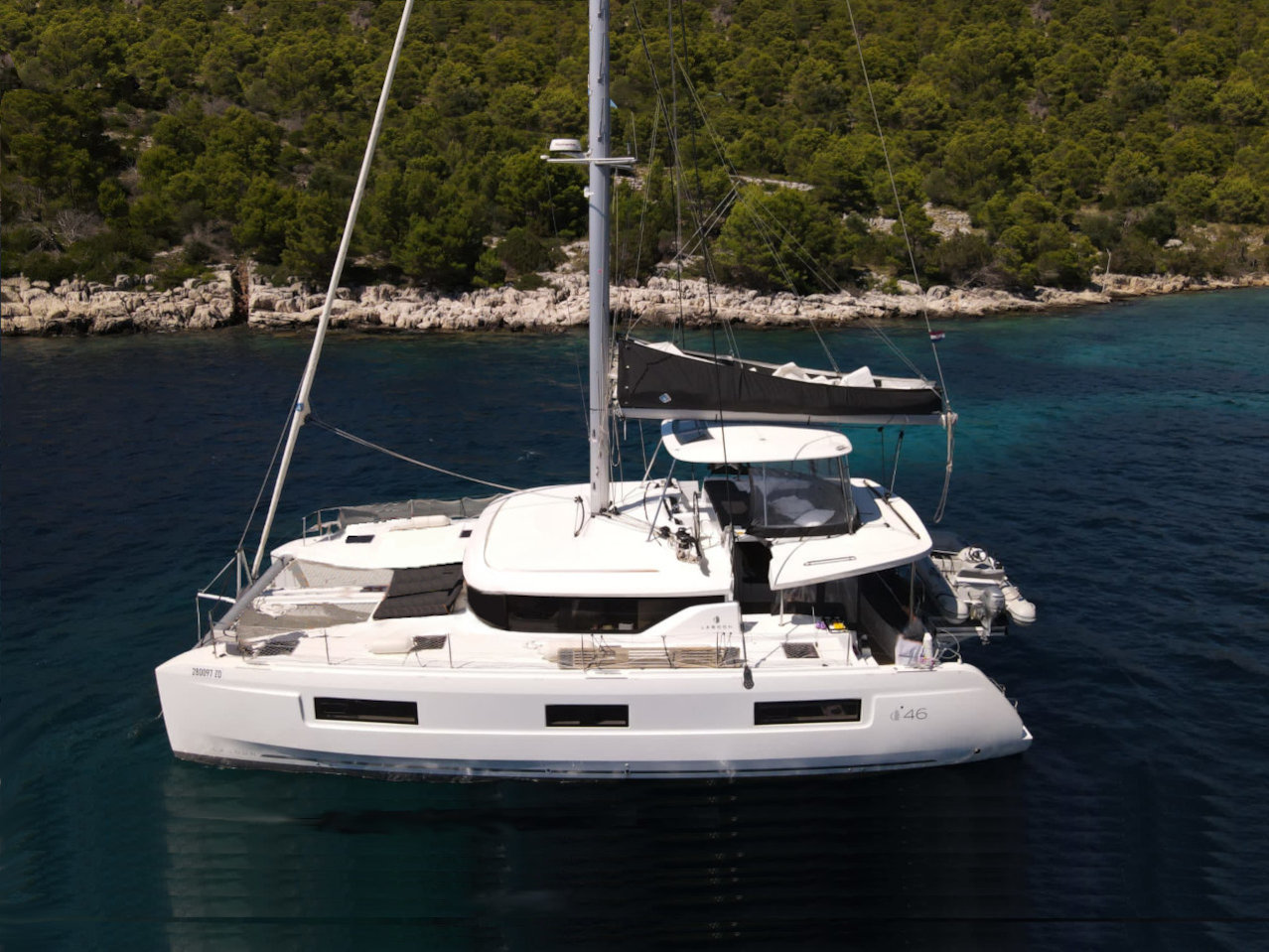 Lagoon 46 (4+1cab) „Mira“ als Charteryacht