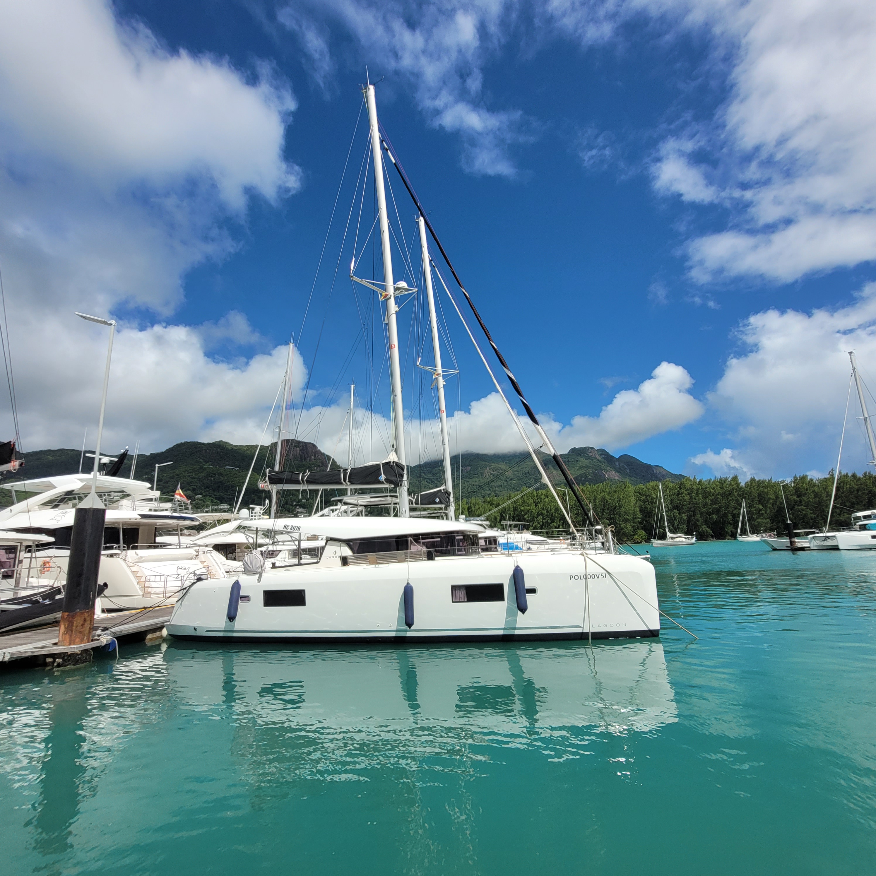 Lagoon 42 (4+2cab/4wc) „Best Love“ als Charteryacht