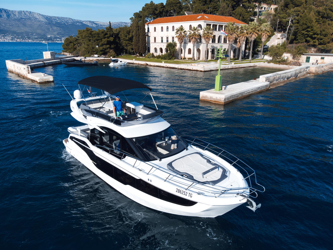 Galeon 440 Fly (Diesel) „FGStar Mini“ als Charteryacht