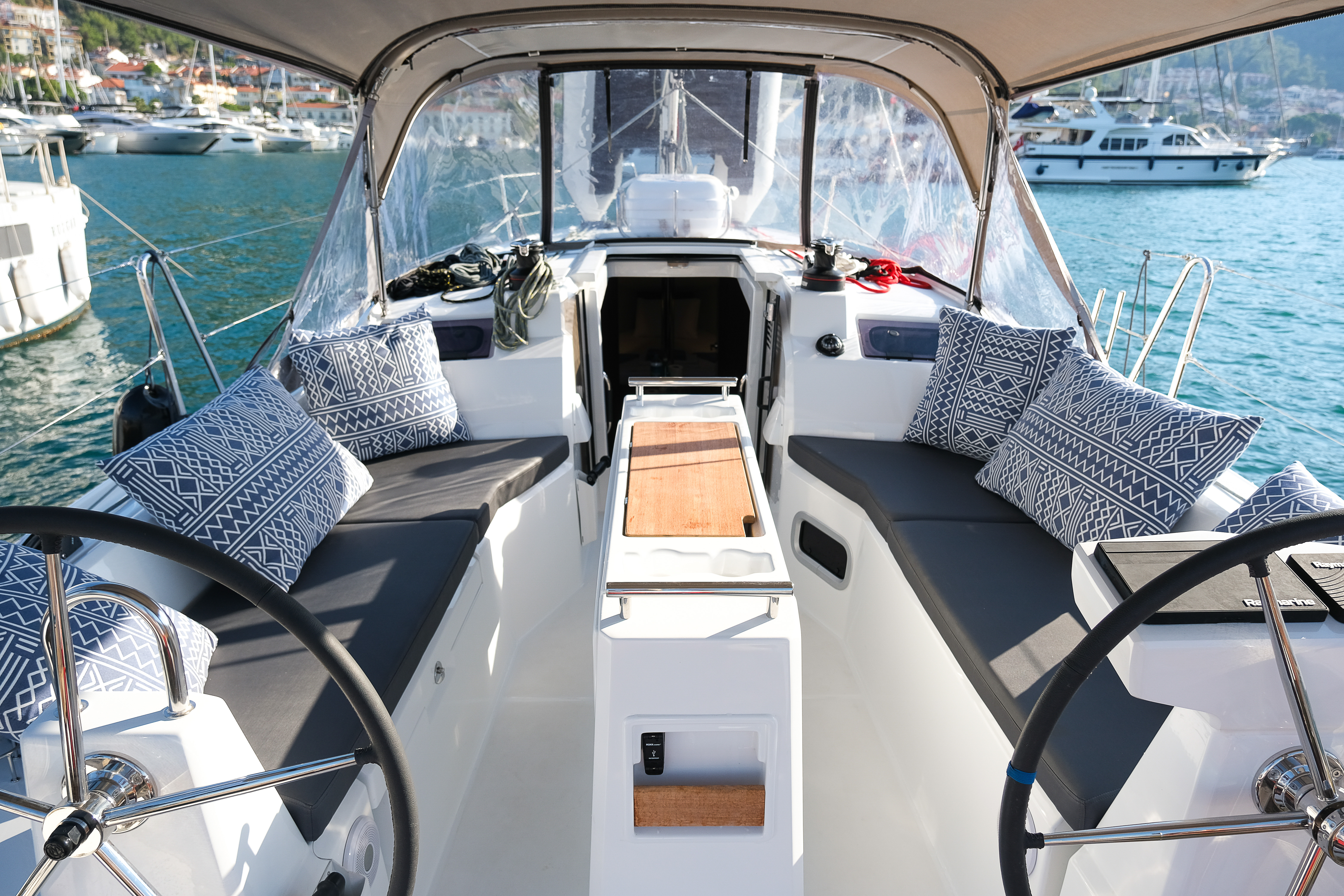 Oceanis 34 Ersa, Foto 5