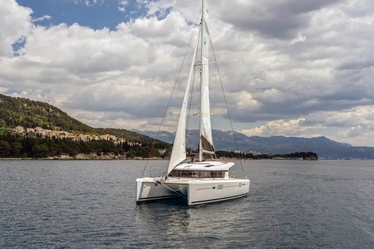 Lagoon 39 (4+2Cab/2WC) „Amazing“ als Charteryacht