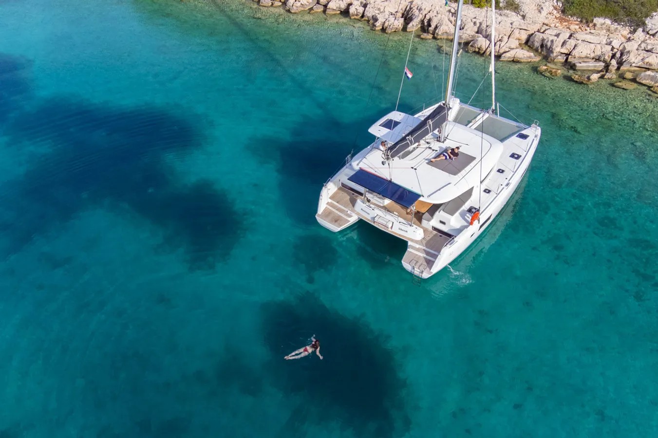 Lagoon 42 (4+2cab/4wc) „Maximus“ als Charteryacht