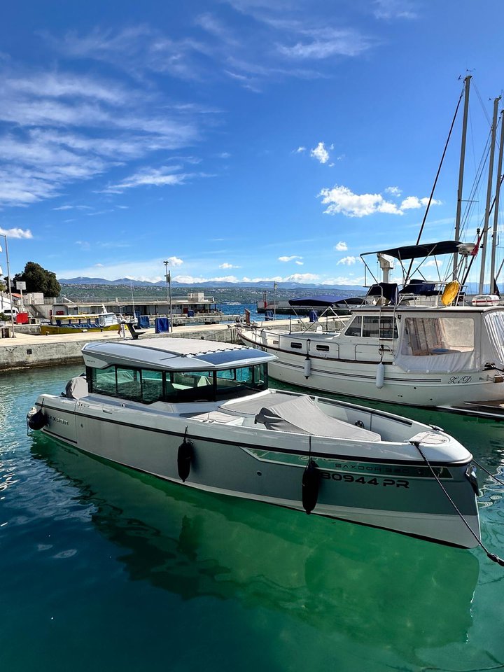 Saxdor 320 GTO „Navtia“ als Charteryacht