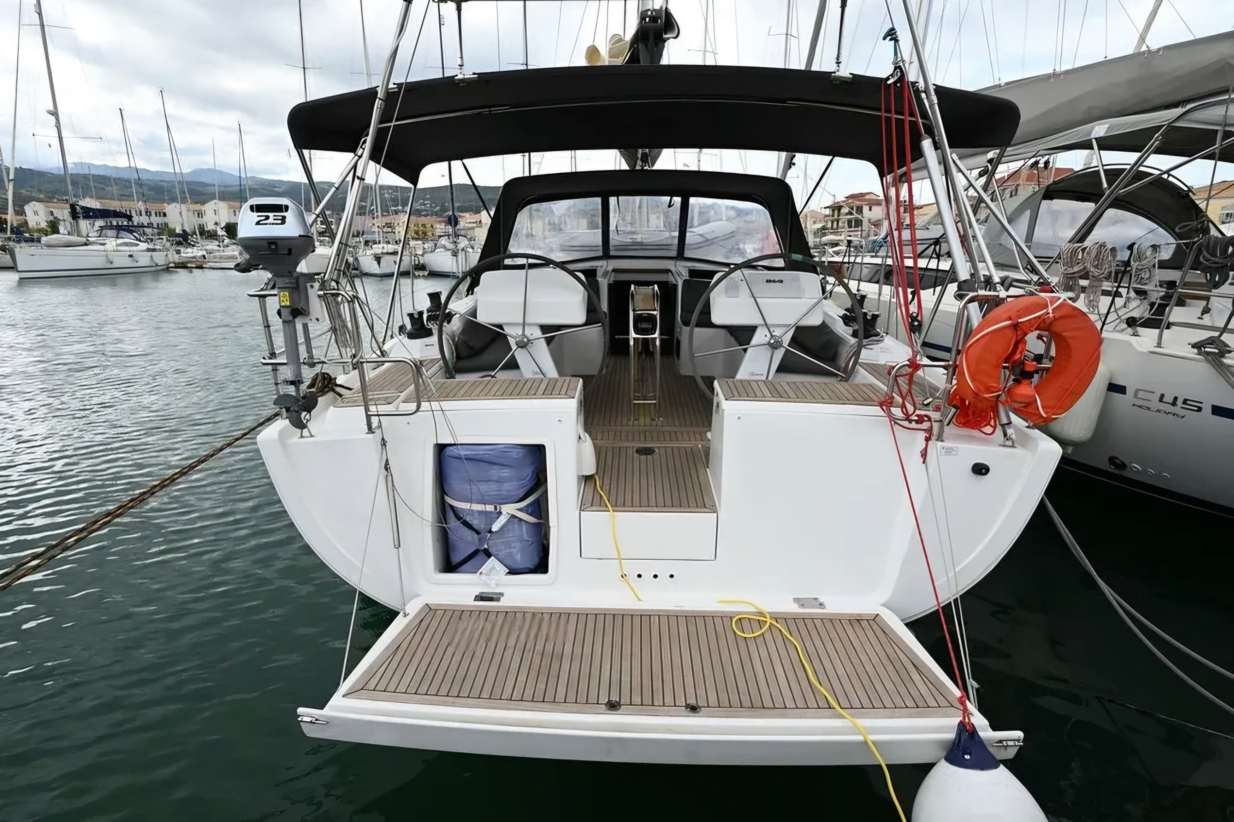 Hanse 458 (4cab/2wc) „Foxtrot“ als Charteryacht