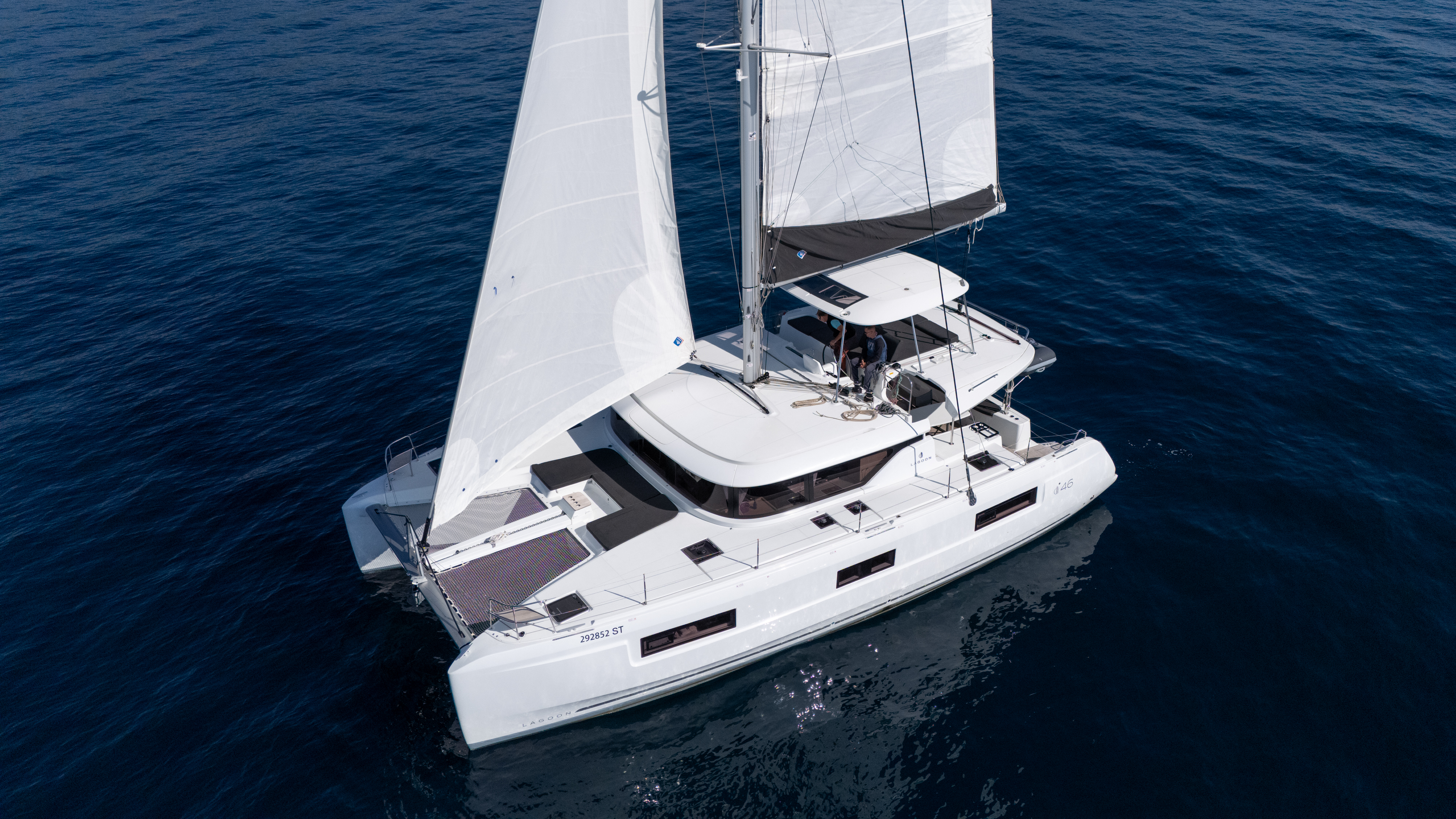 Lagoon 46 (4+2cab) „Aura“ als Charteryacht