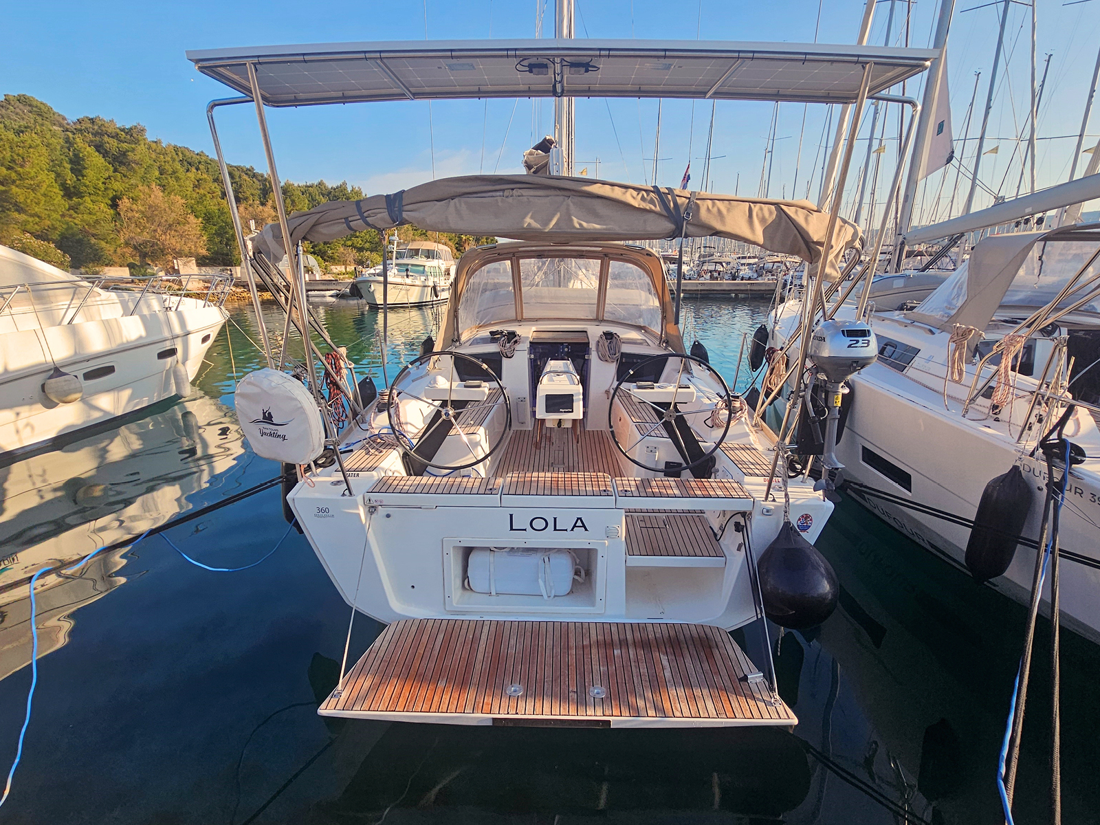 Dufour 360 GL (2Cab) „Lola“ als Charteryacht