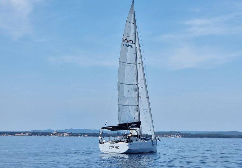 Elan E4 (2cab) „Stella Mare“ als Charteryacht