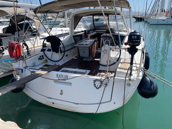 Oceanis 41.1 Black Lion