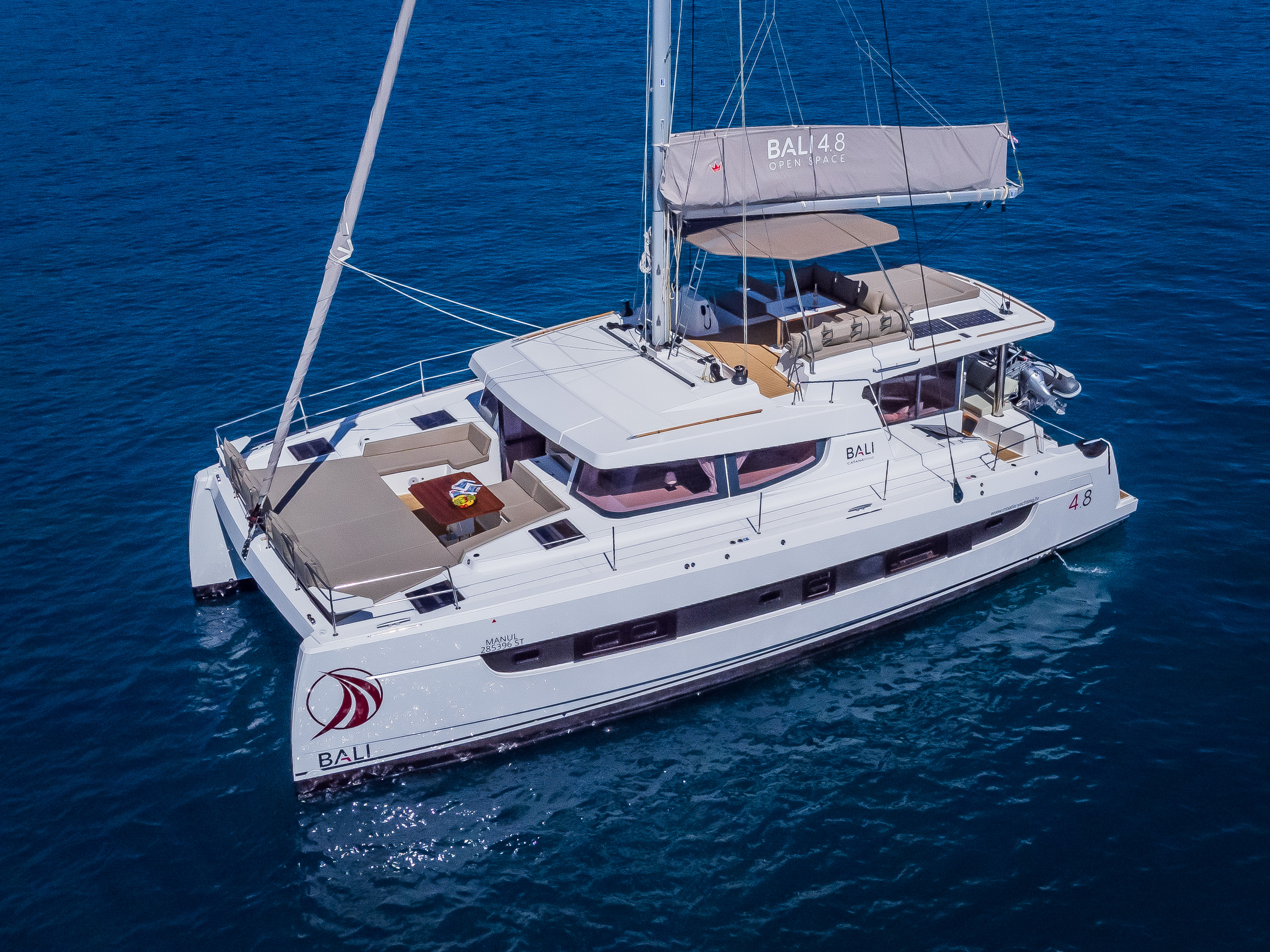Bali 4.8 (6cab/6wc) „Manul“ als Charteryacht