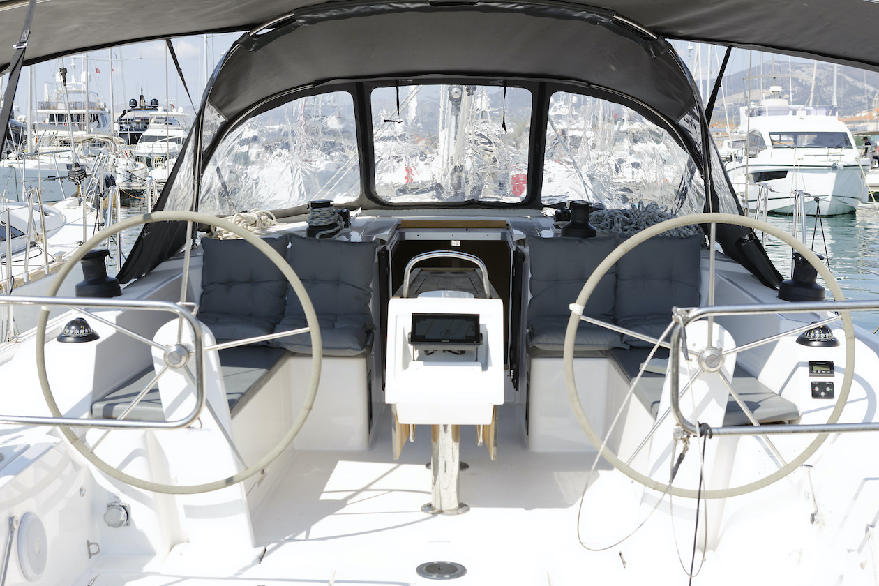 Bavaria C42 Srna, Foto 4