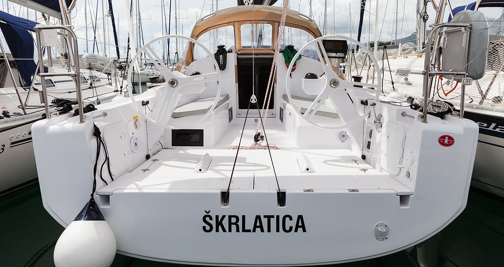 Elan E3 „Škrlatica“ als Charteryacht