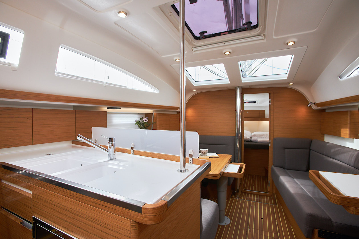 Elan 40 Impression (3Cab/2WC) „Iron man“ als Charteryacht