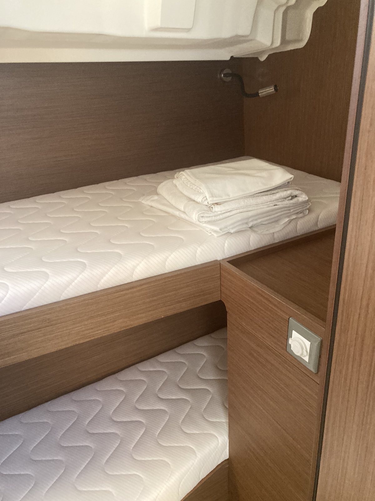 Oceanis 46.1 Evi, Foto 3