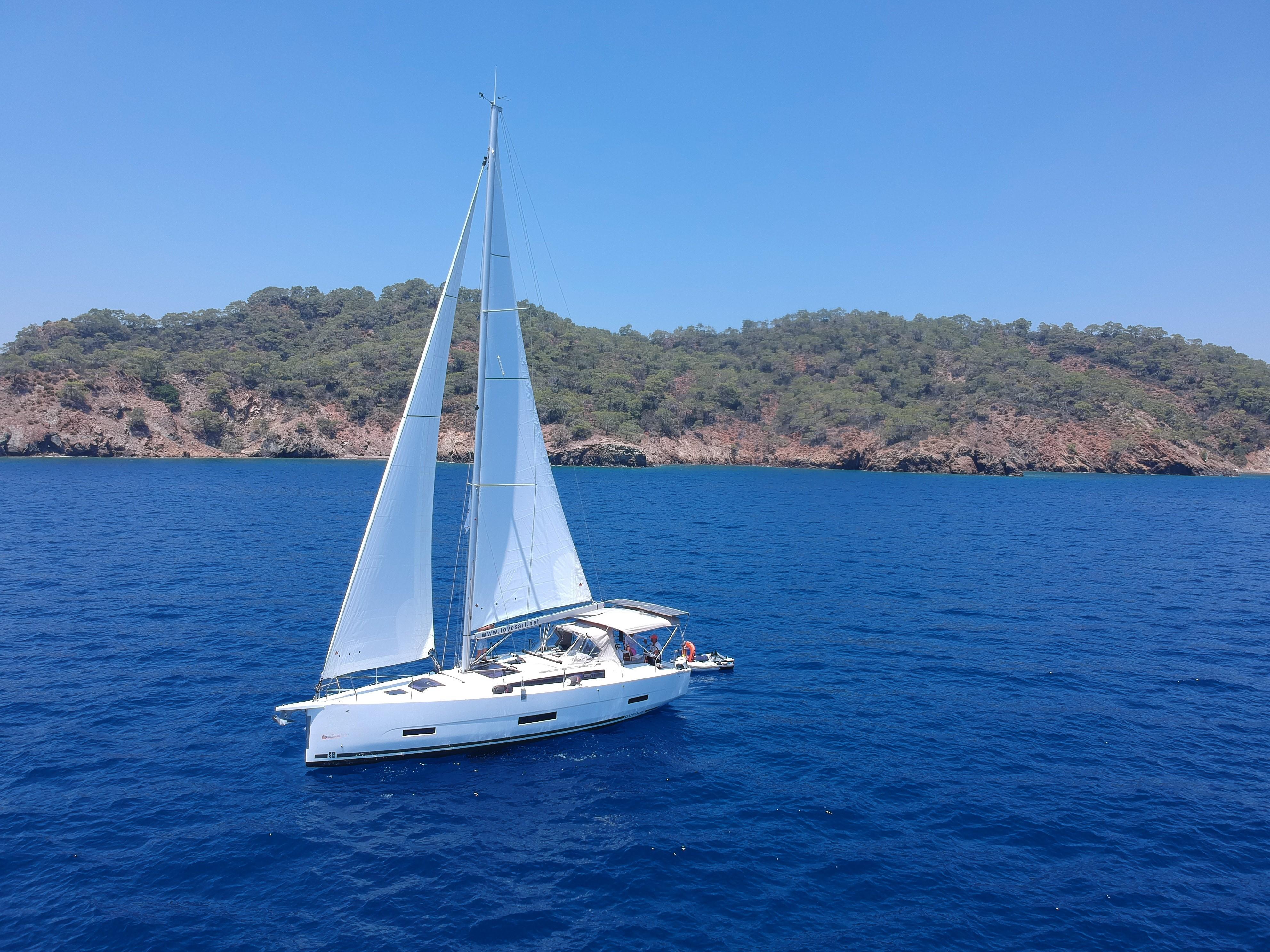 Dufour 390 Grand Large (3cab/2WC) „Joy 5“ als Charteryacht