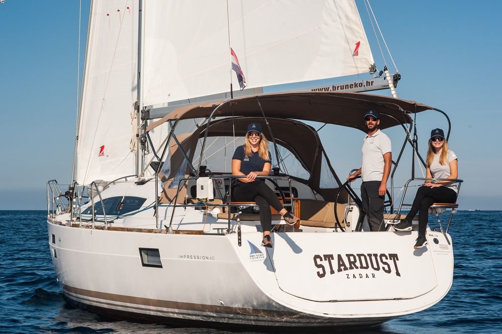 Elan 40 Impression (3Cab/2WC) „Stardust“ als Charteryacht