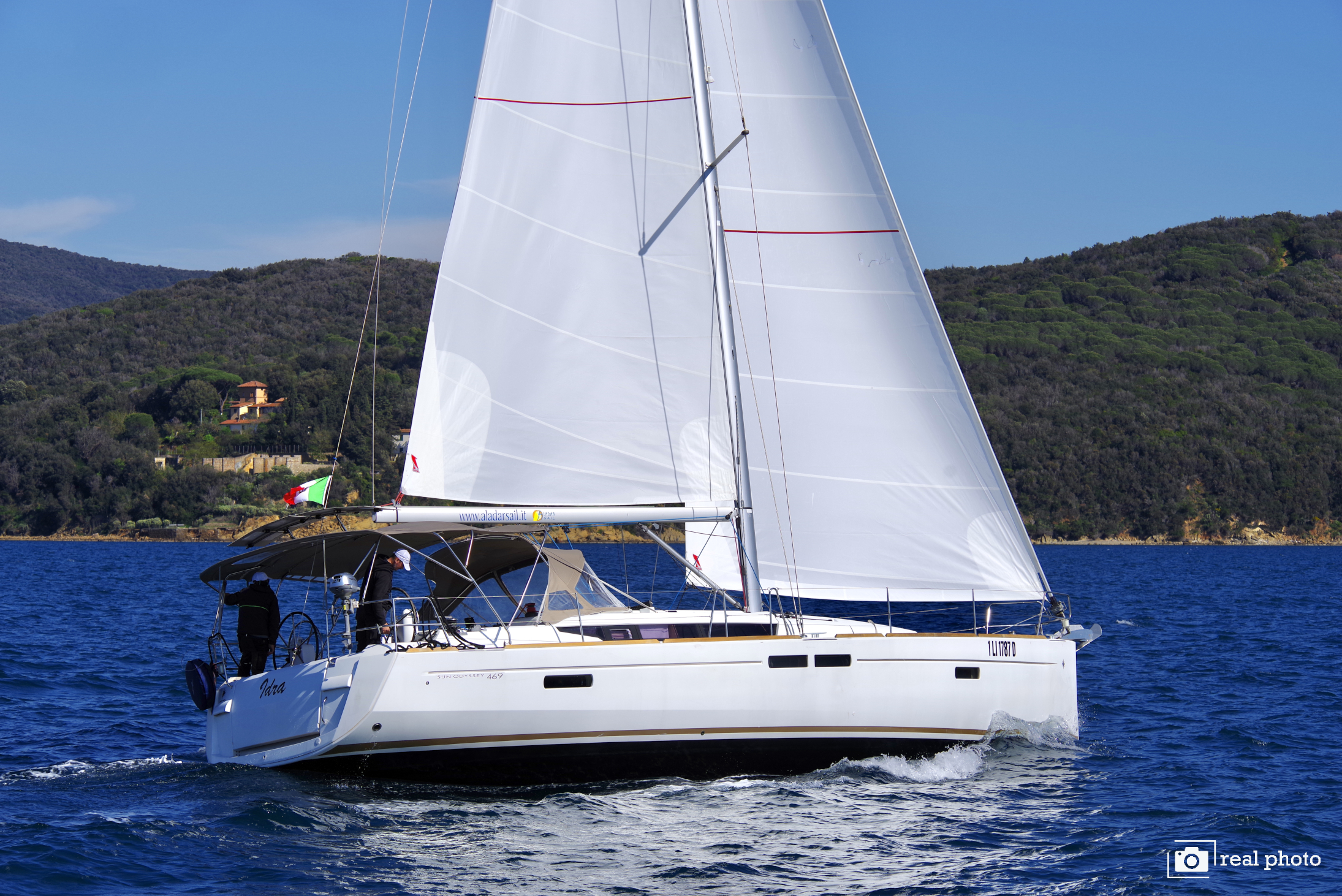 Sun Odyssey 469 „Idra“ als Charteryacht