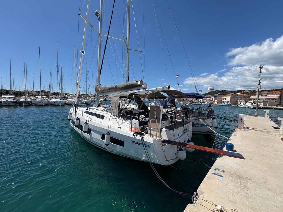 Dufour 41 „Jagoda“ als Charteryacht