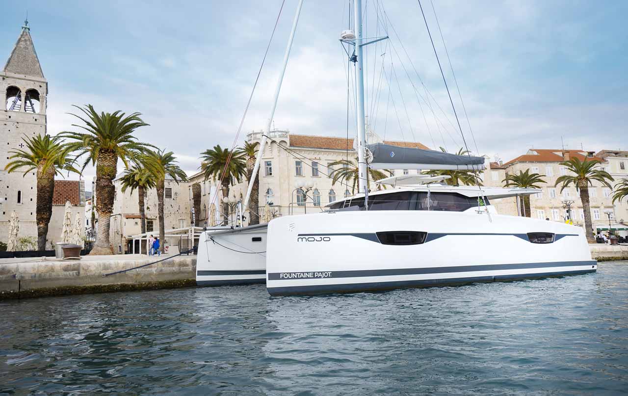 Astréa 42 (4+2cab) „Mojo“ als Charteryacht