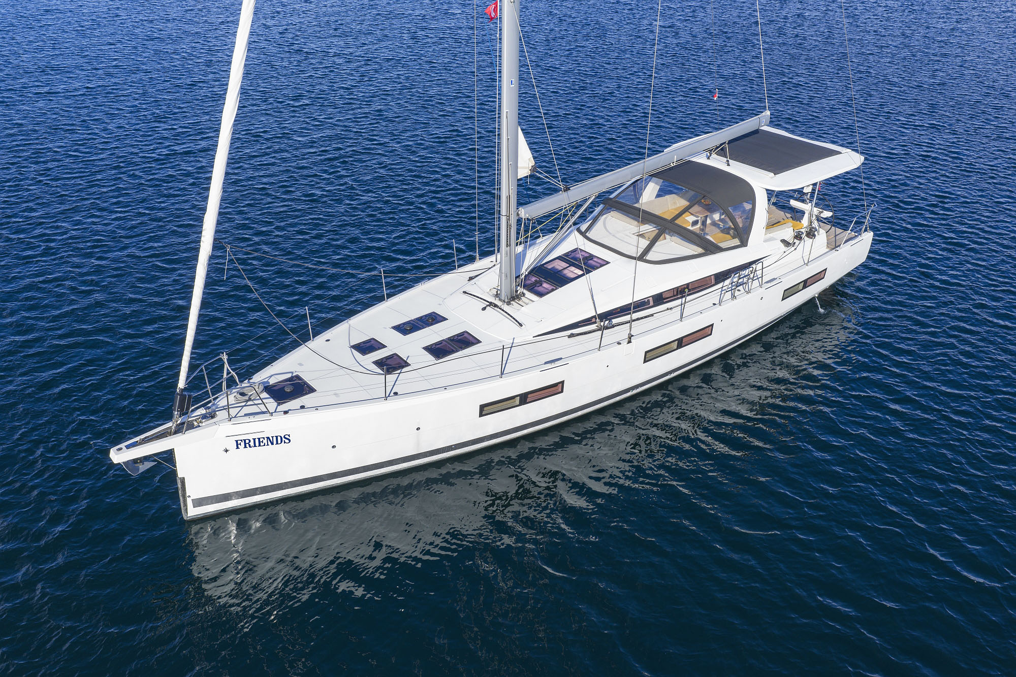Jeanneau 60 (4cab/4wc) „Friends“ als Charteryacht
