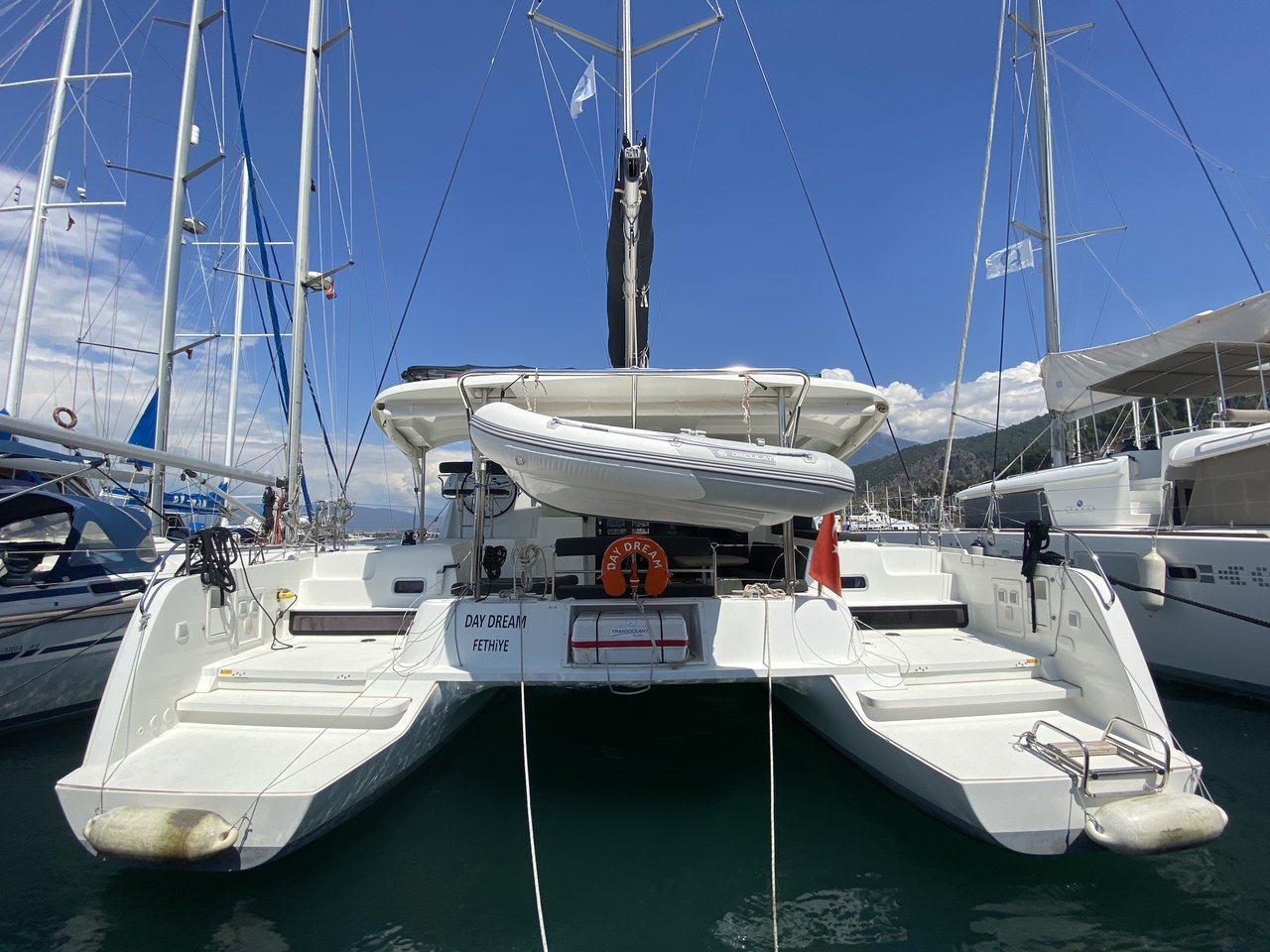 Lagoon 42 (4cab/4wc) „Day Dream“ als Charteryacht