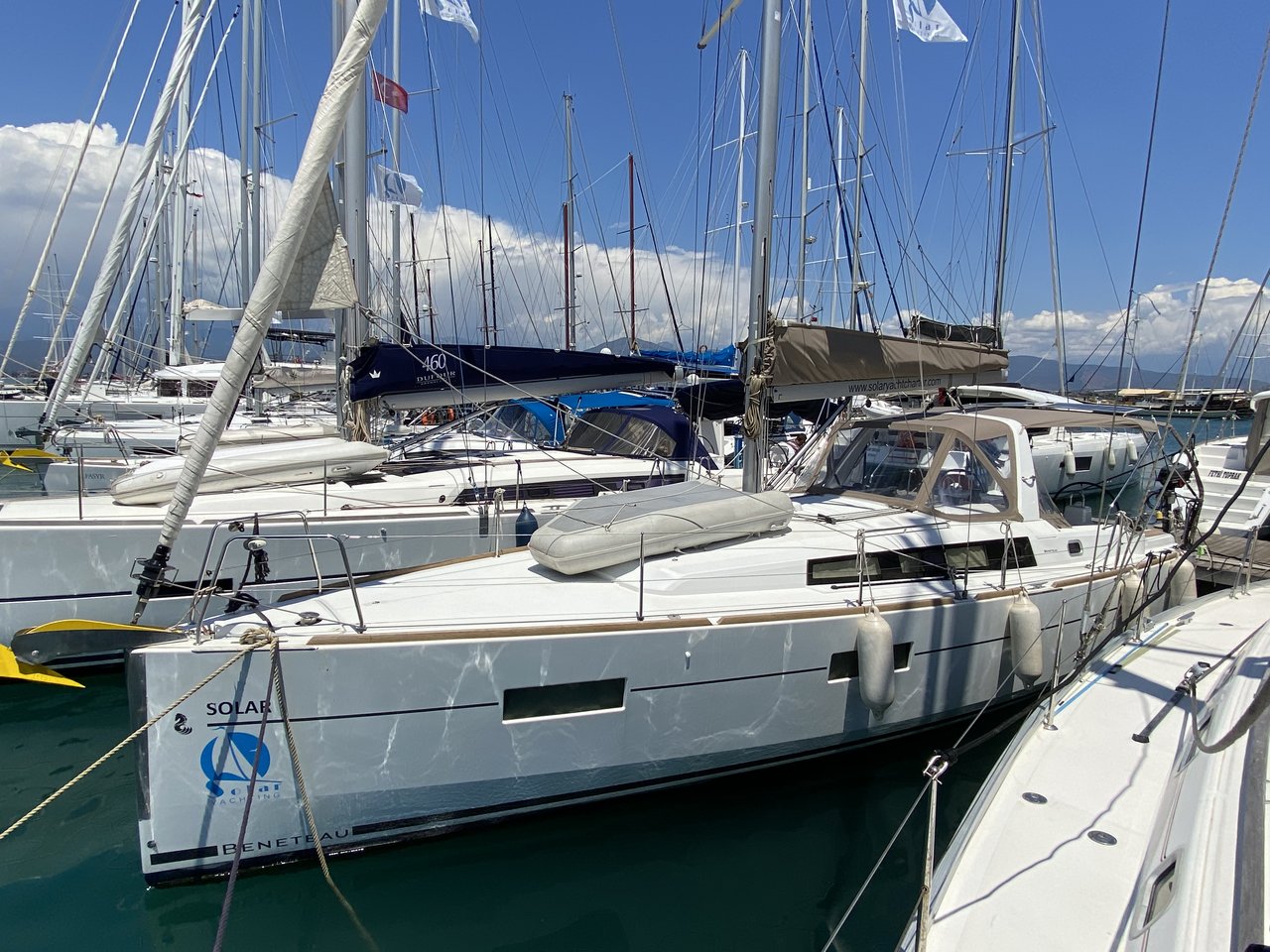 Oceanis 38 (3cab/2wc) „Solar“ als Charteryacht