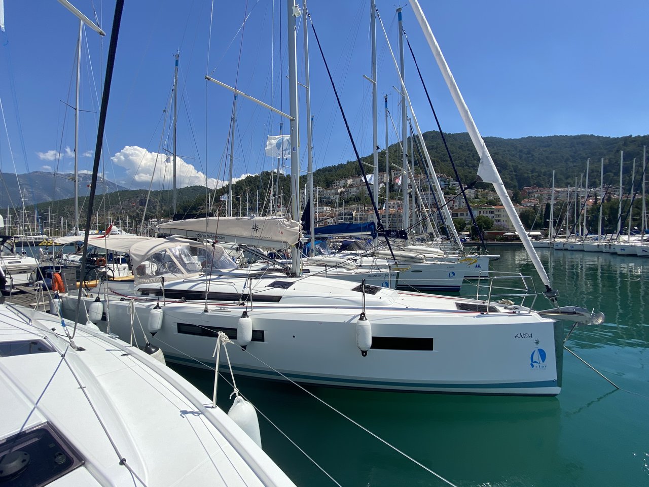 Sun Odyssey 440 (4 cab) „Anda“ als Charteryacht