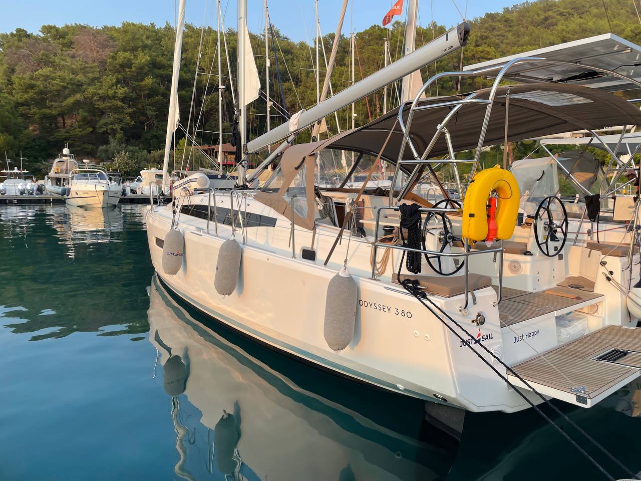 Sun Odyssey 380 „Just Happy“ als Charteryacht