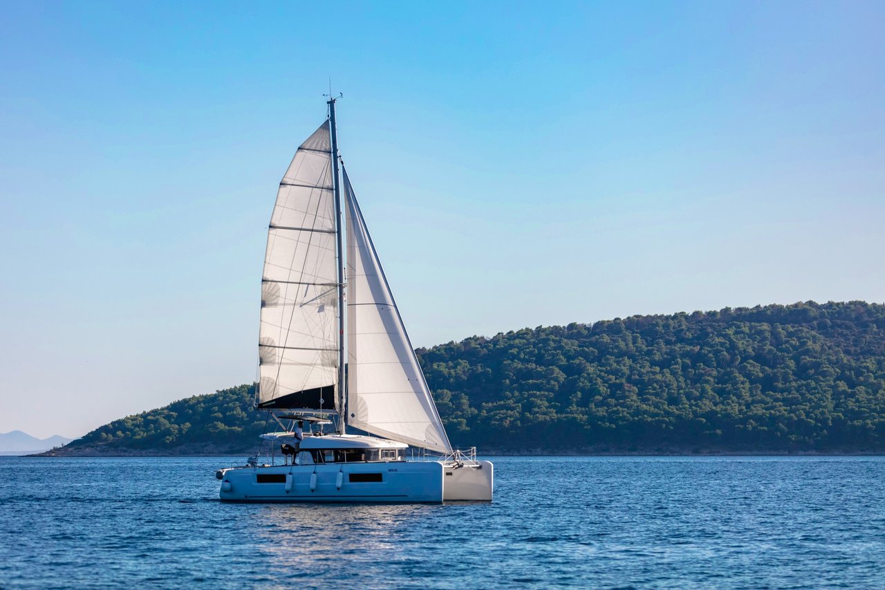 Lagoon 40 (4+2Cab/4wc) „Zagvozd“ als Charteryacht