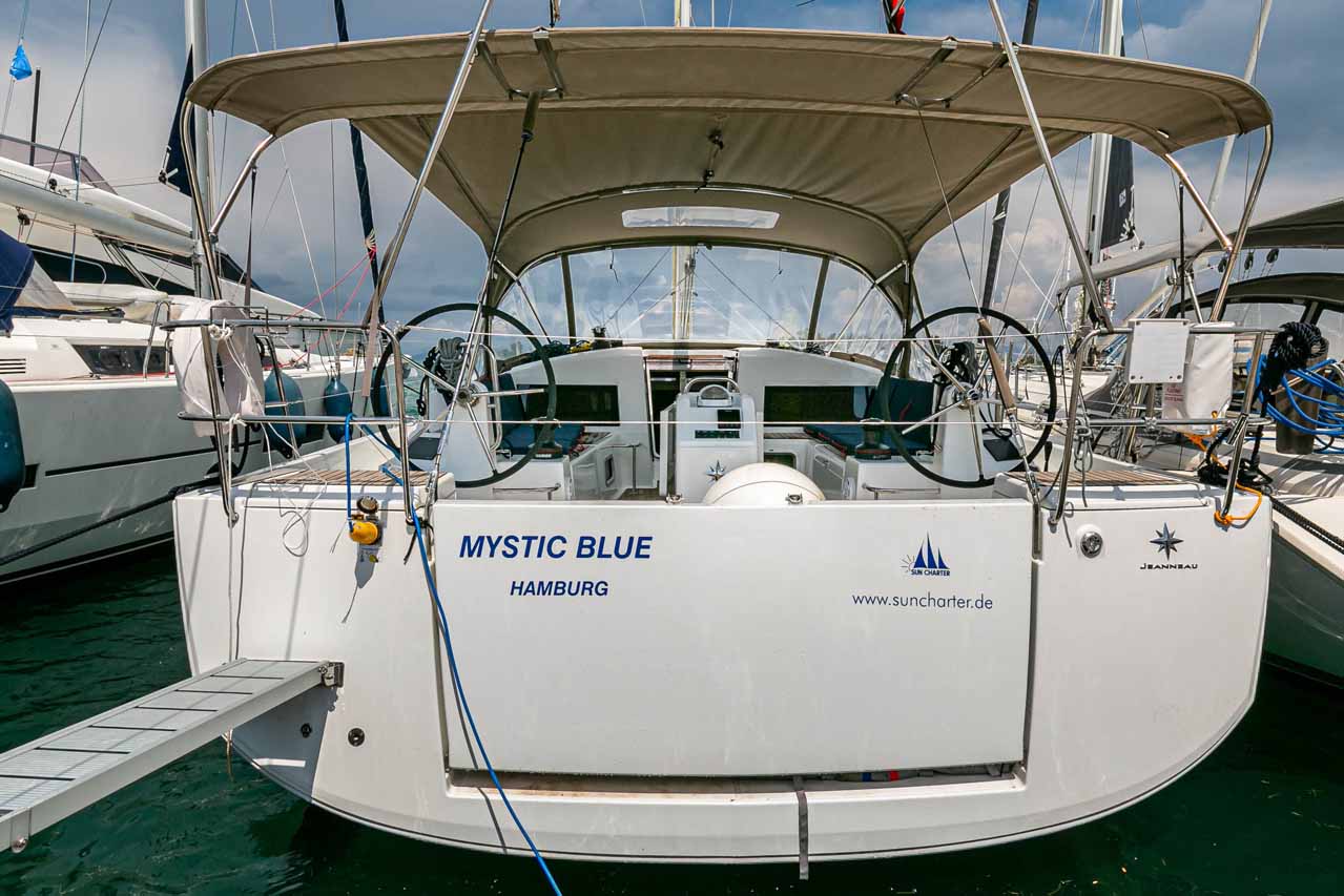 Sun Odyssey 440 (4 cab) „Mystic Blue“ als Charteryacht