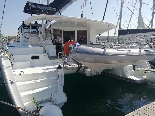 Lagoon 400 S2 (4+2cab/4wc) „Tulip“ als Charteryacht