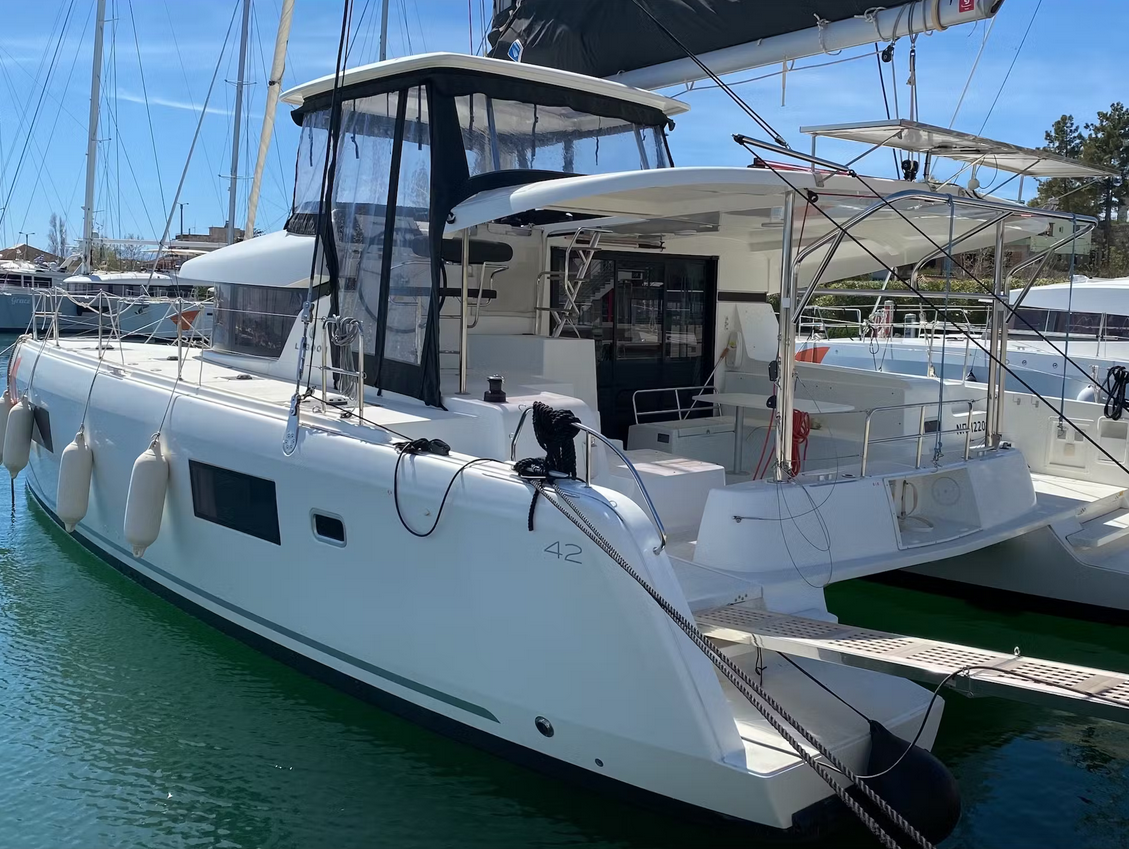 Lagoon 42 (4+2cab/4wc) „Neptune“ als Charteryacht