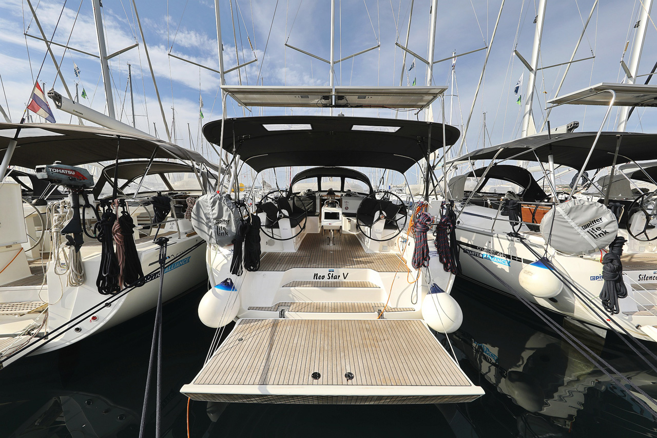 Bavaria Cruiser 46 (4 cab/3WC) „Neo Star V“ als Charteryacht