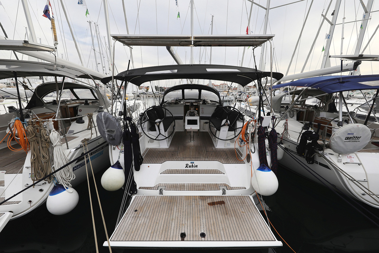 Bavaria Cruiser 46 (4 cab/3WC) „Rubin“ als Charteryacht