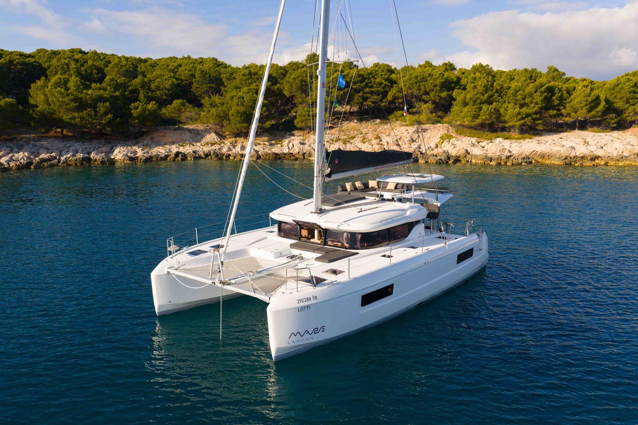 Lagoon 43 „Lotti“ als Charteryacht